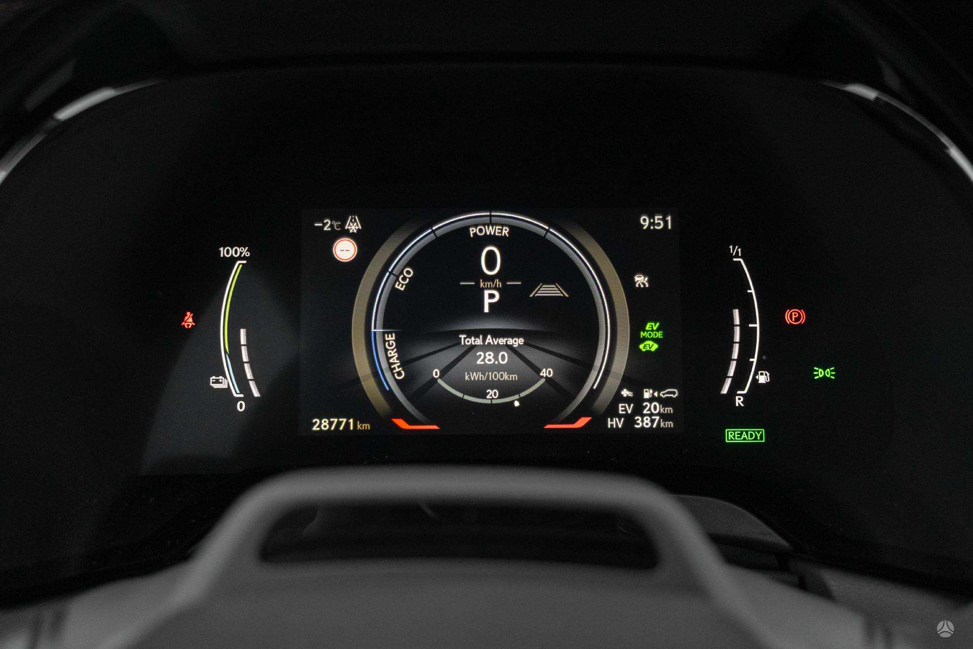 Lexus RX 450h+ Luxury  309kW - Eelvaade 11