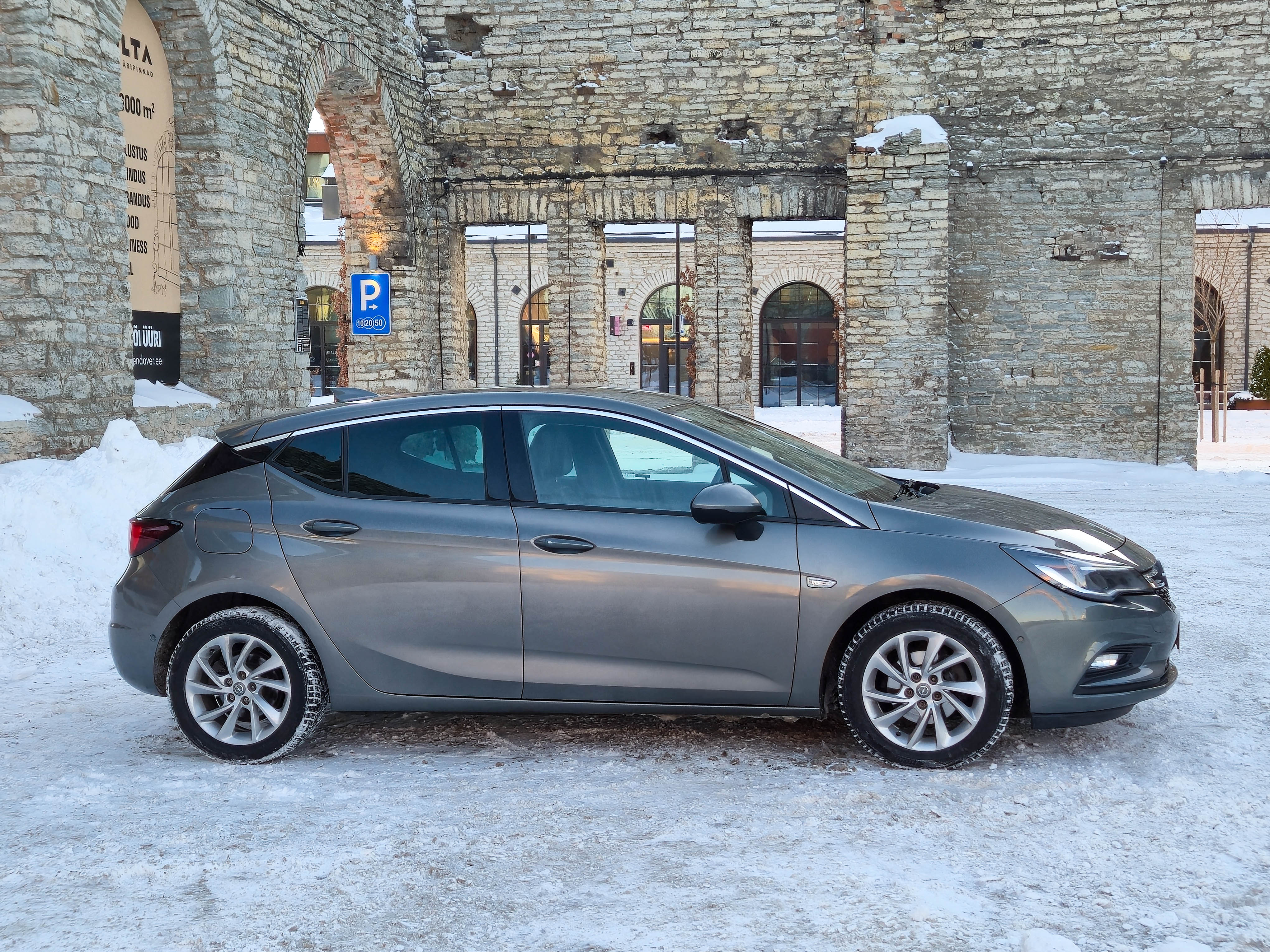Opel Astra Premium 77kW - View 4