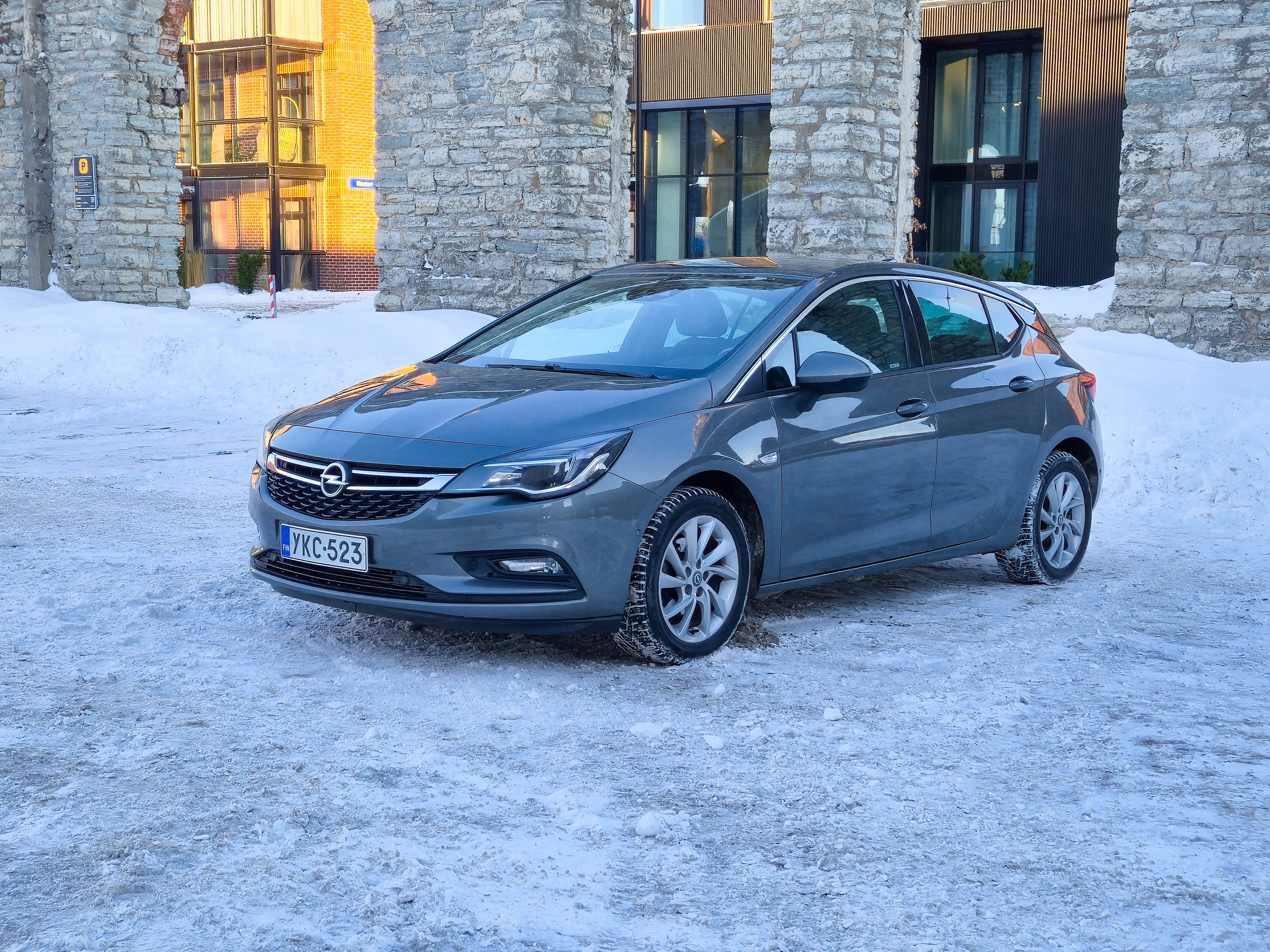 Opel Astra Premium 77kW - View 3