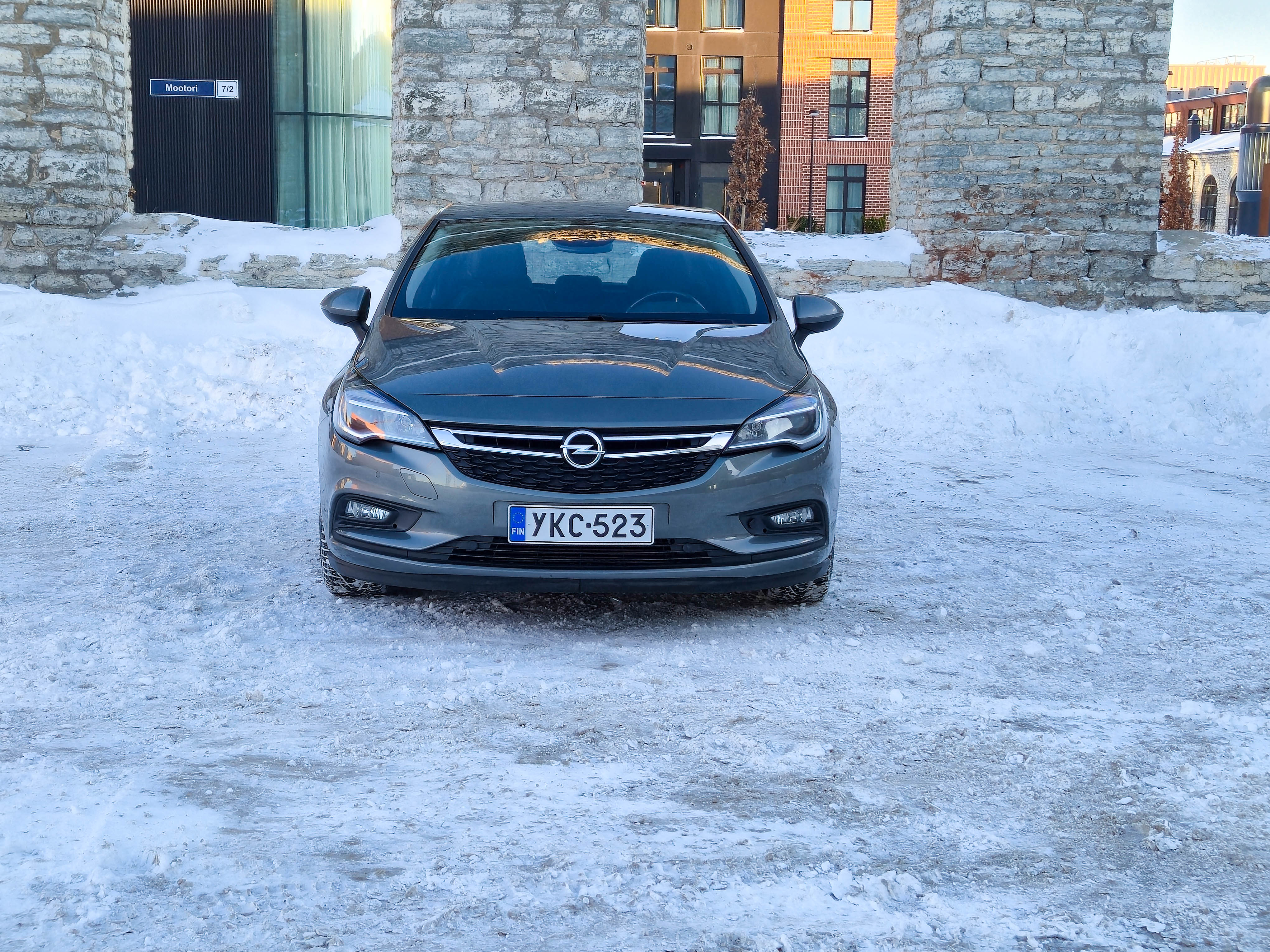 Opel Astra Premium 77kW - View 2