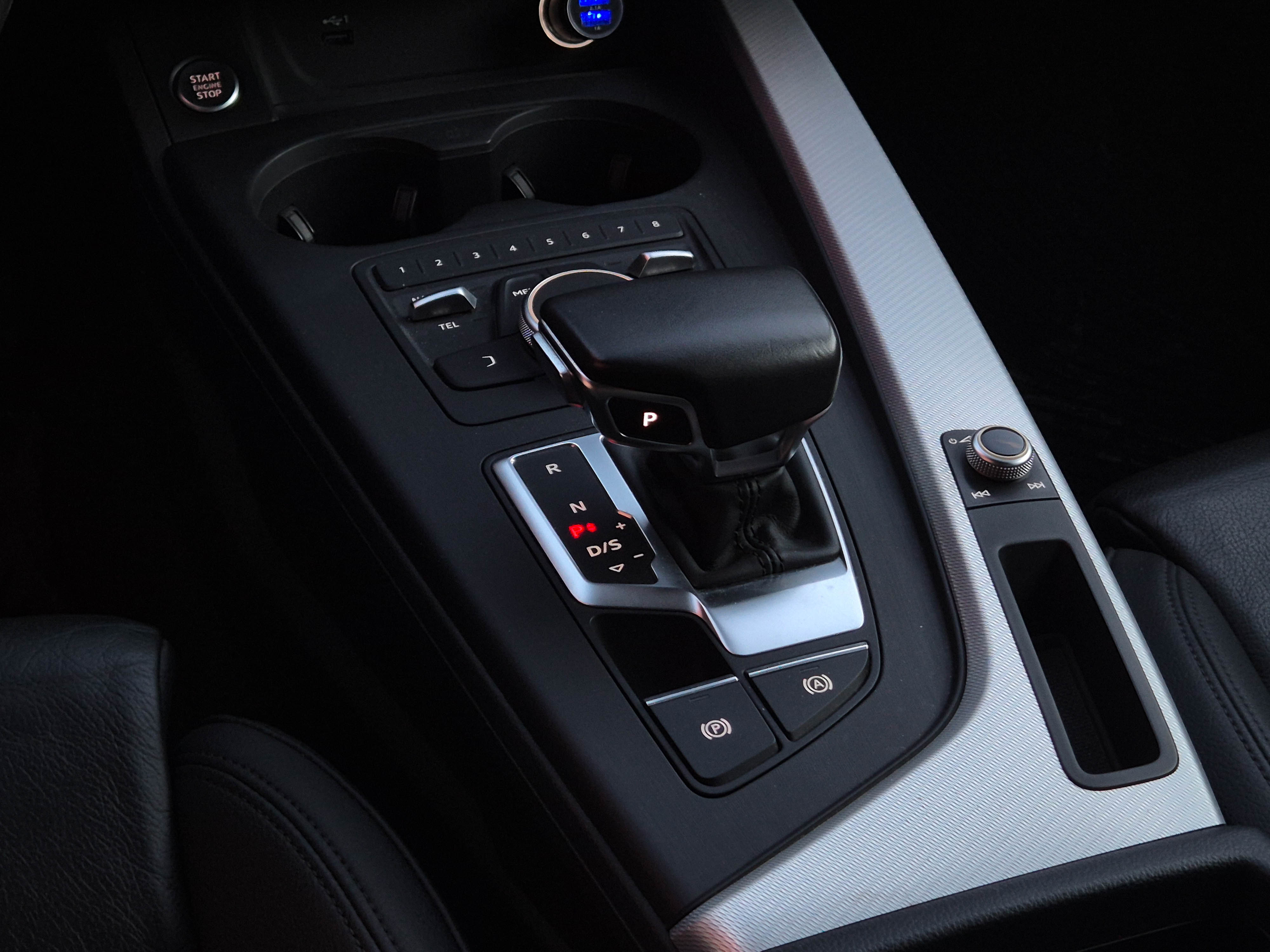 Audi A5 S-line Quattro 40TFSI 2.0 140kW - Eelvaade 12