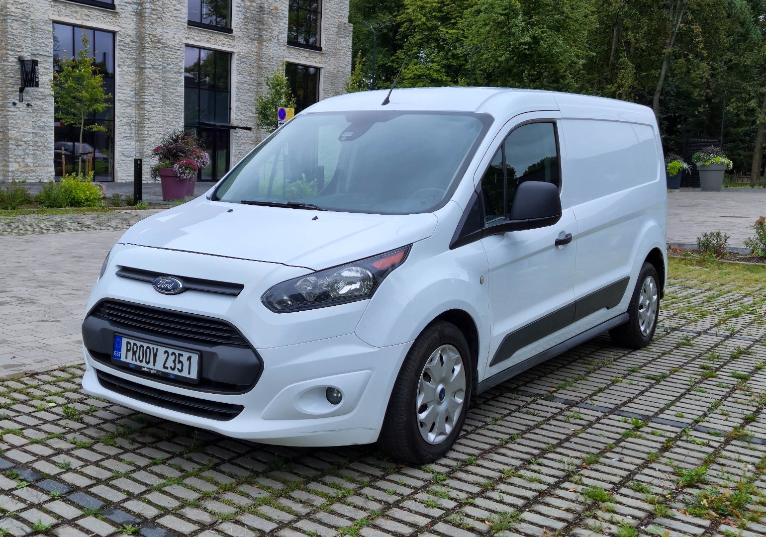 Ford Transit Connect - View 1