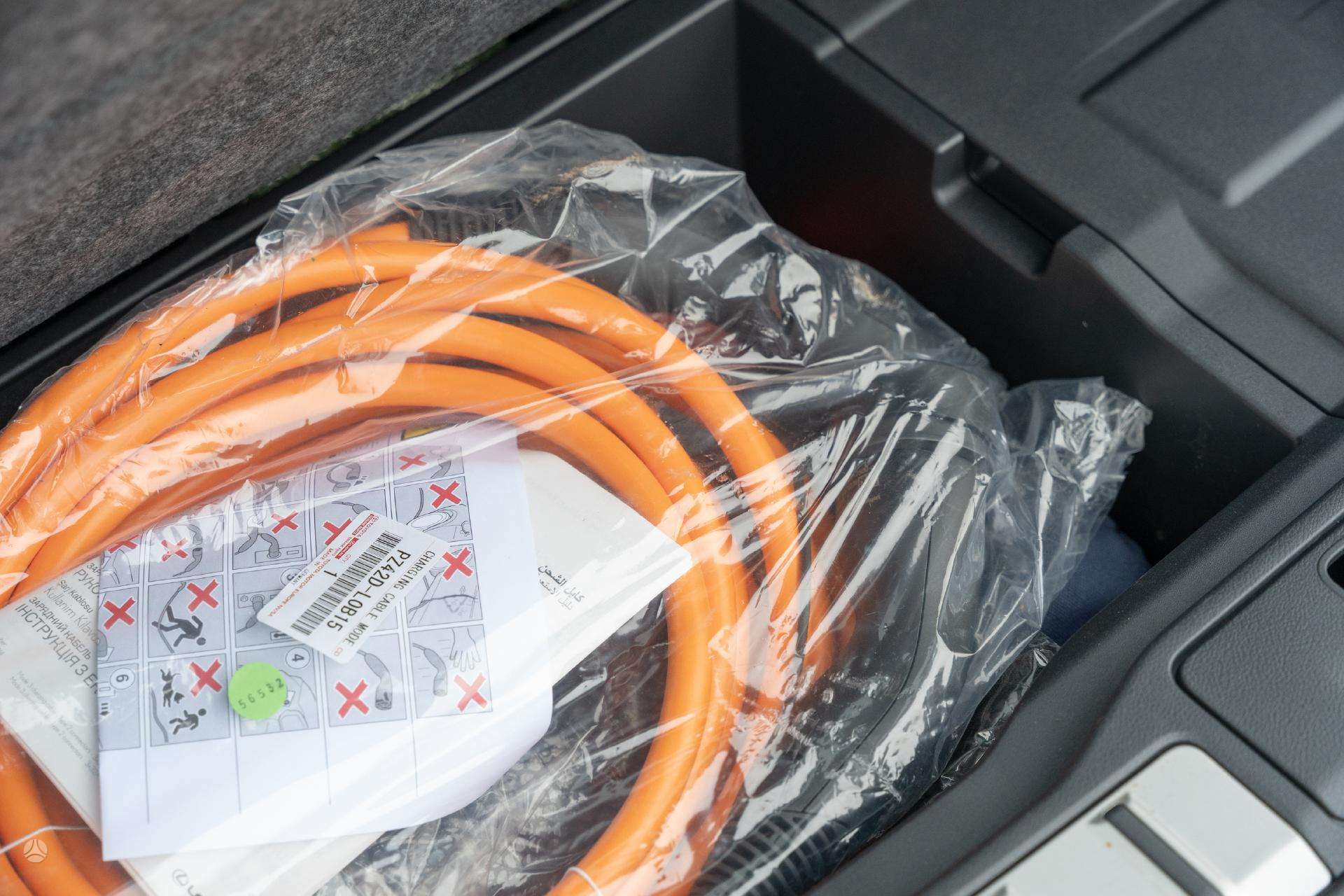 Lexus RX 450h+ Luxury  309kW - Eelvaade 21