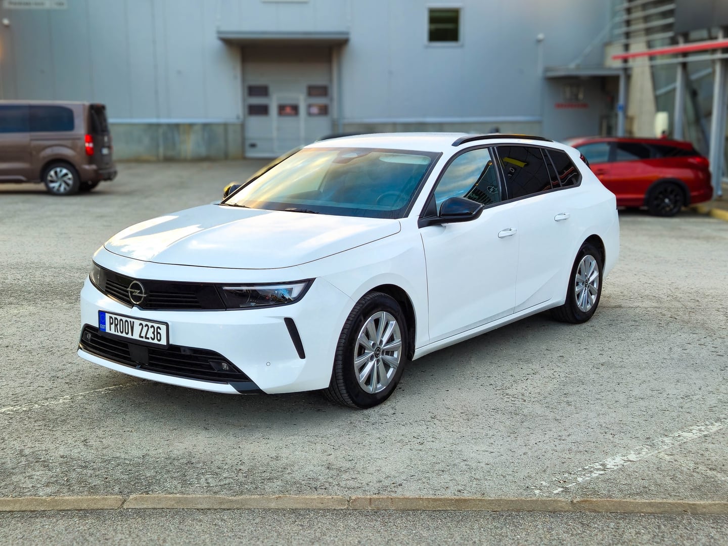 Opel Astra Sports Tourer - View 2