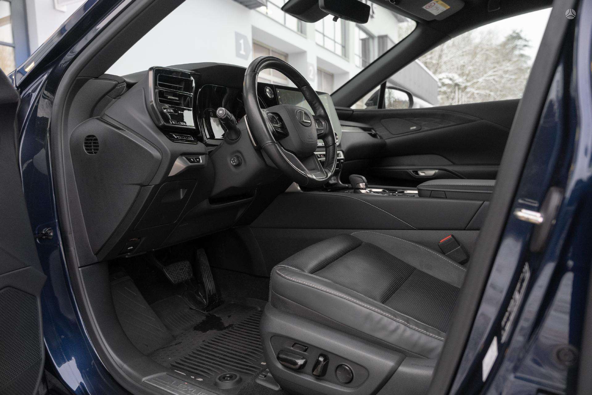 Lexus RX 450h+ Luxury  309kW - Eelvaade 7