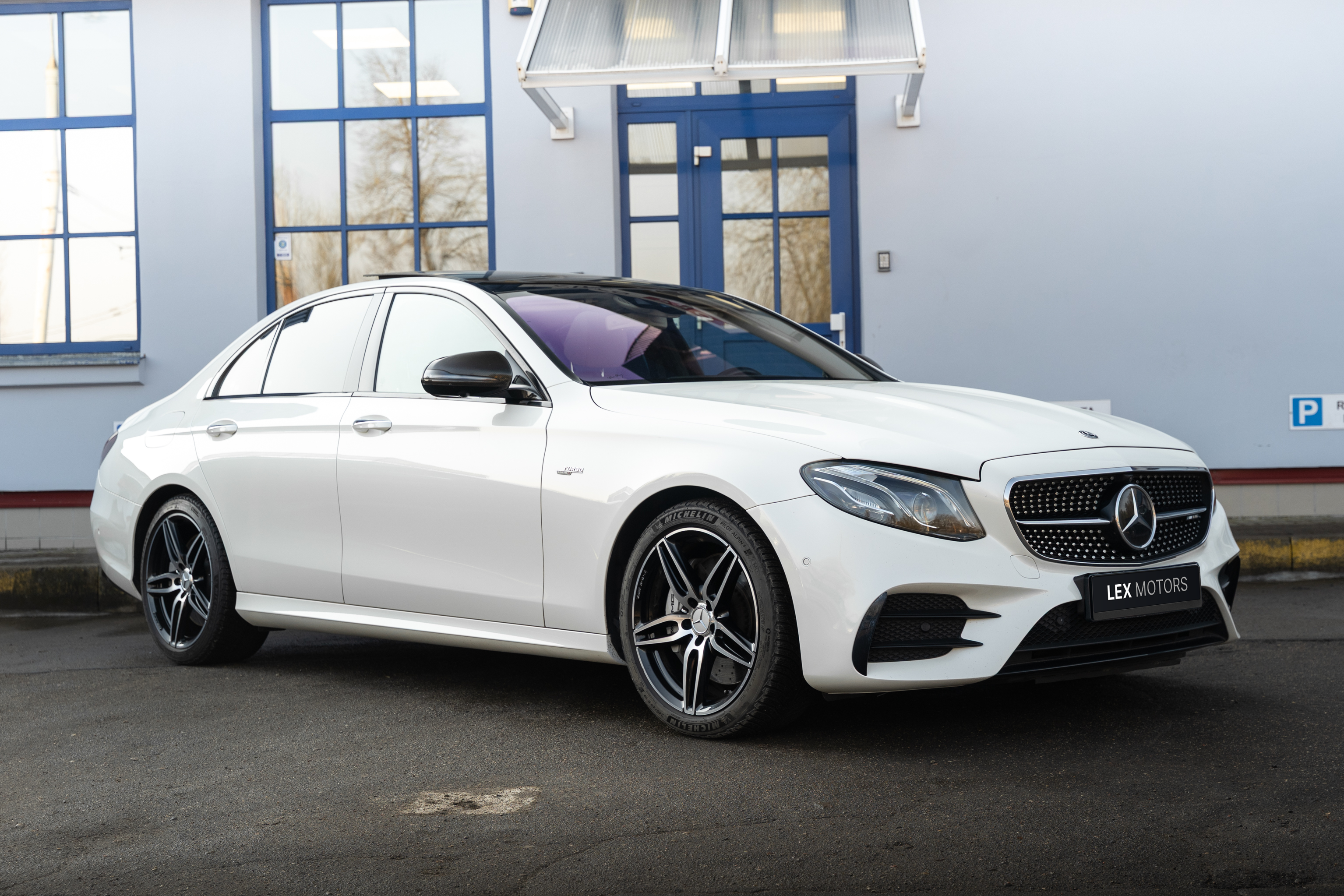 Mercedes-Benz E 53 AMG 4matic+ 3.0 320kW - View 1