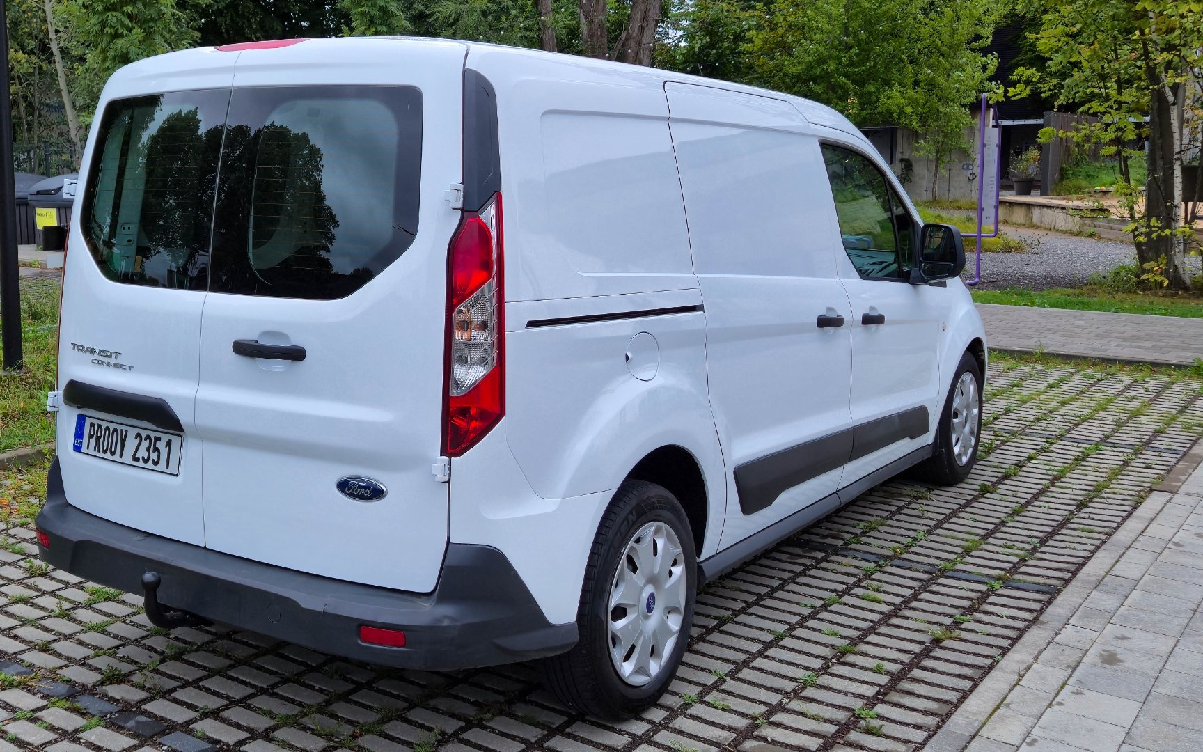 Ford Transit Connect - View 4