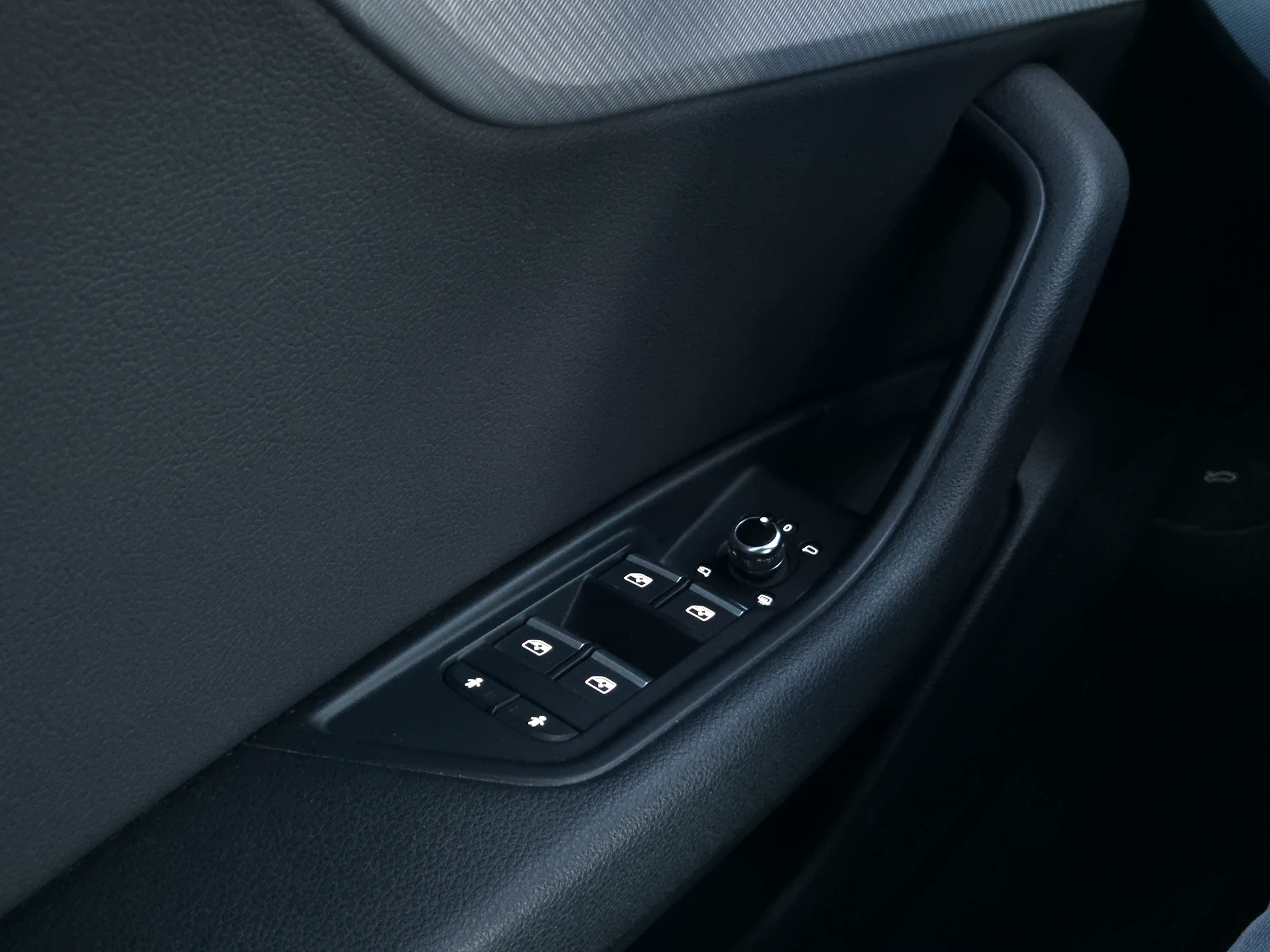 Audi A5 S-line Quattro 40TFSI 2.0 140kW - Eelvaade 10